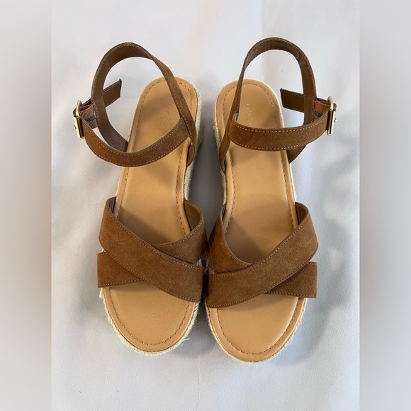 American Eagle Womens Brown Suede Open Toe Buckle Ankle Strap Platform Sz 9 - Picture 2 of 10